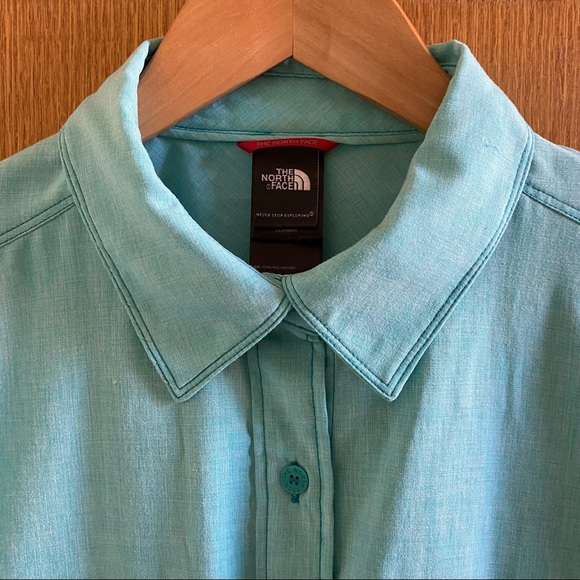 THE NORTH FACE • Aqua Blue Button Down Shirt - L - Picture 10 of 16